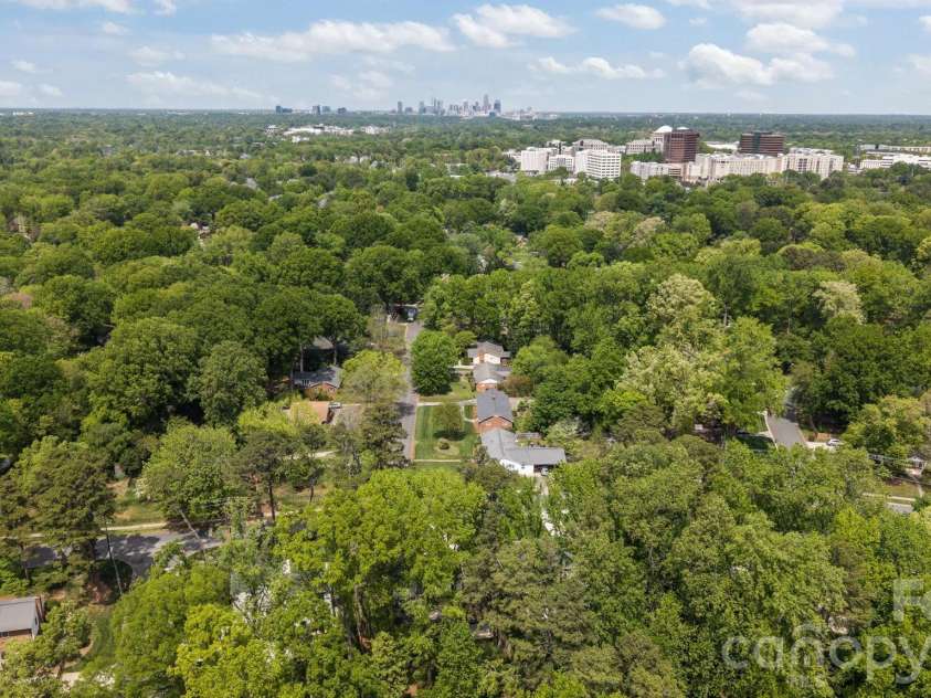 3910 Sulkirk Road, Charlotte, NC 28210.  MLS# CAR4367960, YatesRealty ID 14965. 