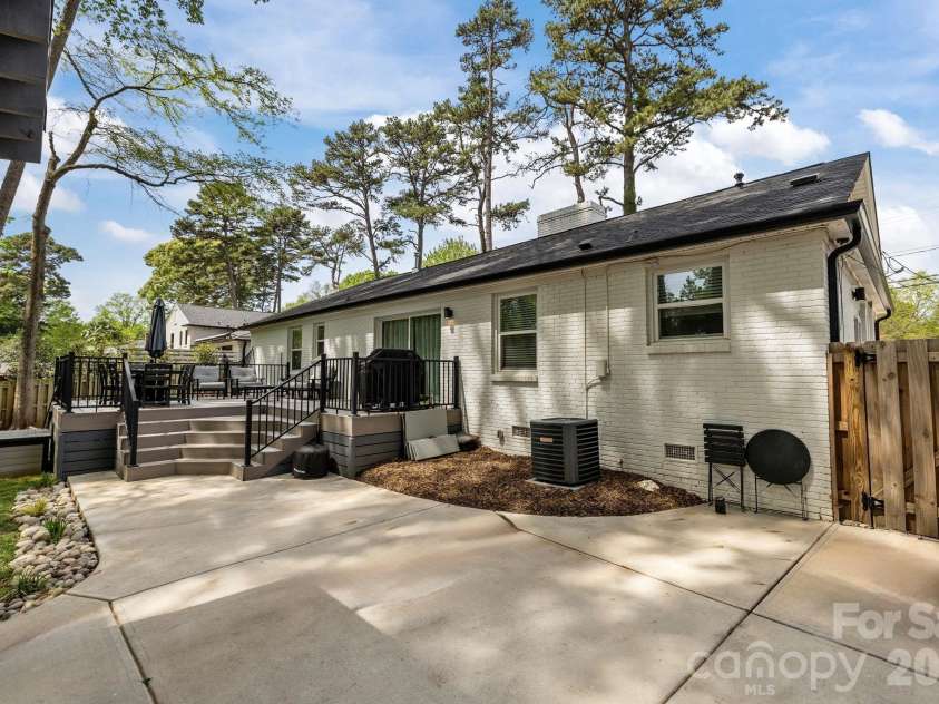 3910 Sulkirk Road, Charlotte, NC 28210.  MLS# CAR4367960, YatesRealty ID 14965. 
