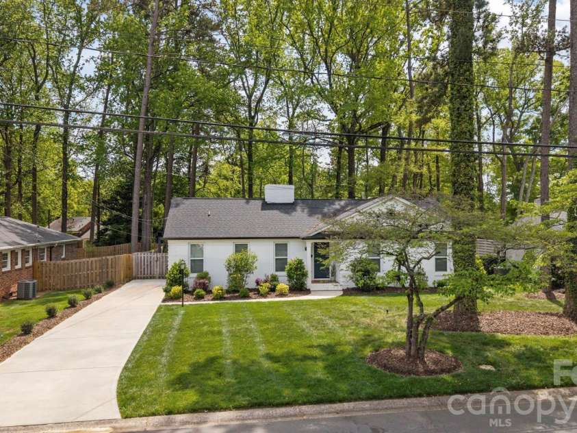 3910 Sulkirk Road, Charlotte, NC 28210.  MLS# CAR4367960, YatesRealty ID 14965. 