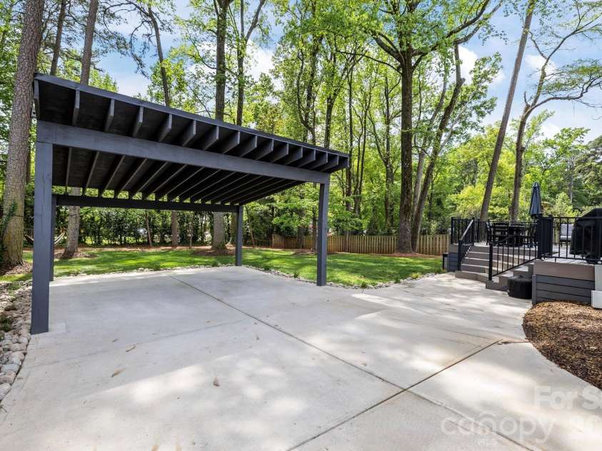3910 Sulkirk Road, Charlotte, NC 28210.  MLS# CAR4367960, YatesRealty ID 14965. 