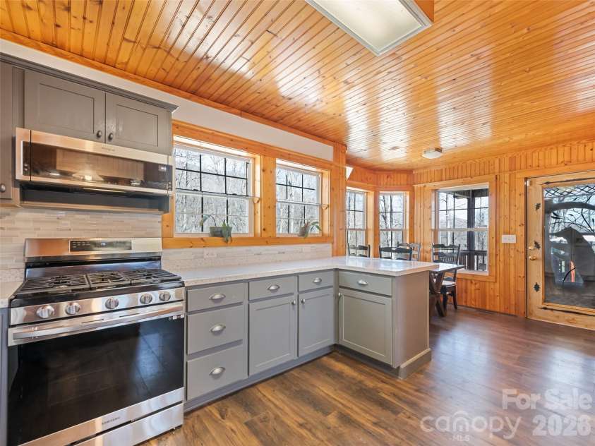 401 Tipstill Cove, Waynesville, NC 28786.  MLS# CAR4355703, YatesRealty ID 14966. Kitchen