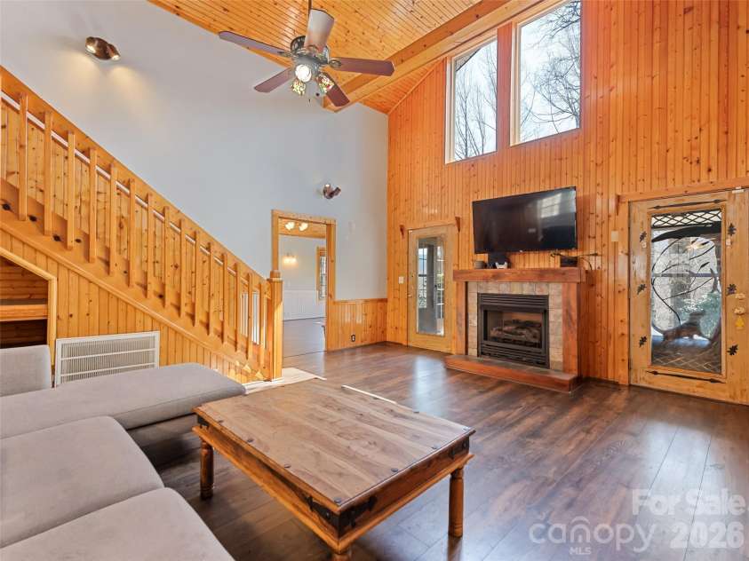 401 Tipstill Cove, Waynesville, NC 28786.  MLS# CAR4355703, YatesRealty ID 14966. Main Living Area