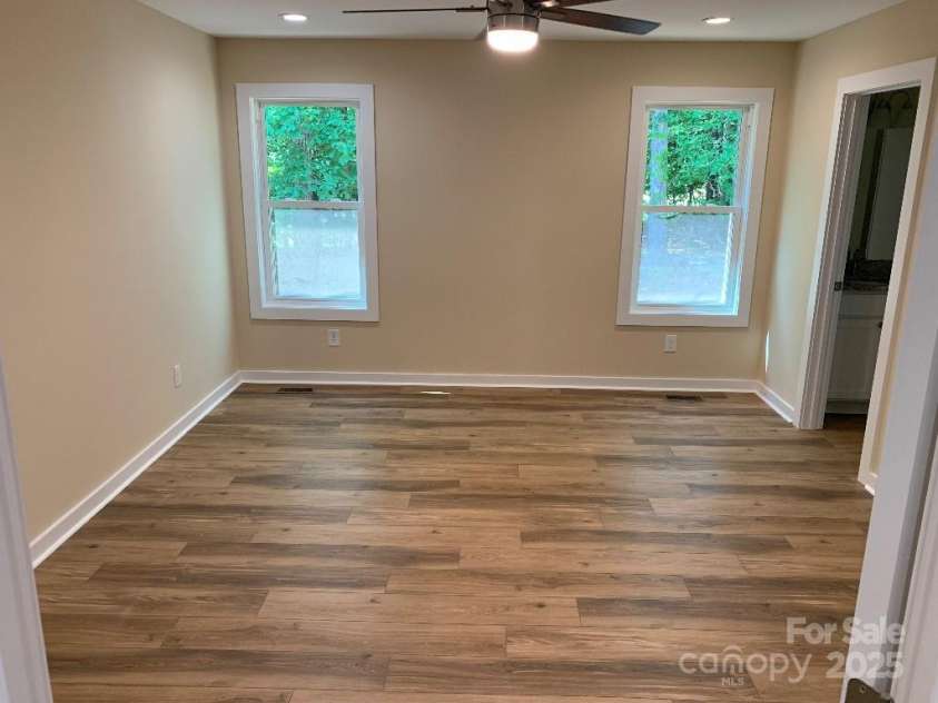 136 Ridge Run Drive, Statesville, NC 28625.  MLS# CAR4263255, YatesRealty ID 14967. 