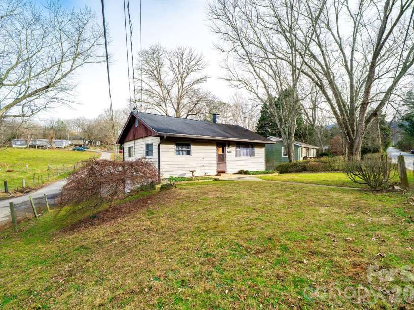 298 School Road, Asheville, NC 28803.  MLS# CAR4329443, YatesRealty ID 14967. 