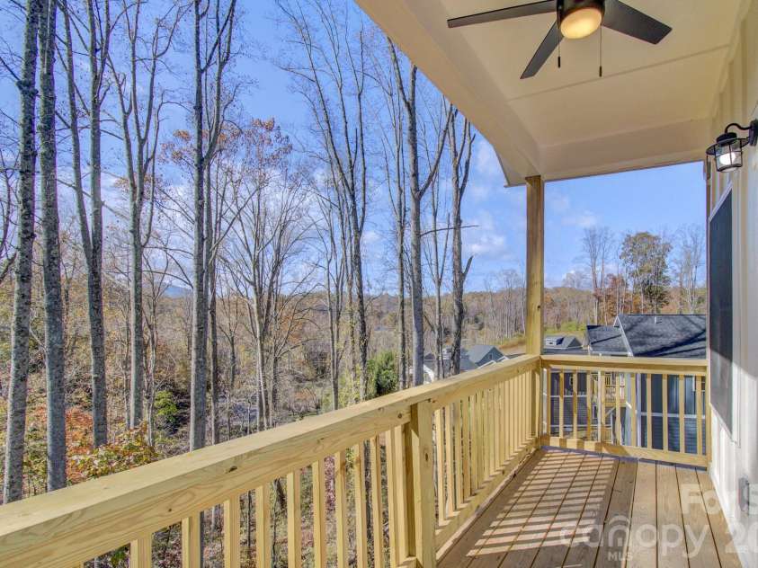 147 Northbend Drive, Asheville, NC 28804.  MLS# CAR4353715, YatesRealty ID 14968. 