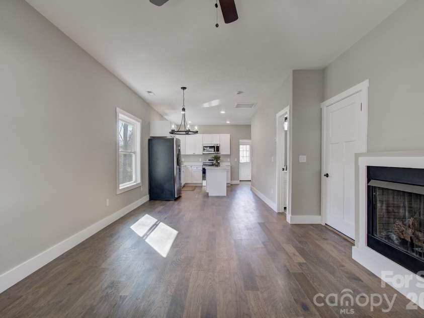 147 Northbend Drive, Asheville, NC 28804.  MLS# CAR4353715, YatesRealty ID 14968. 