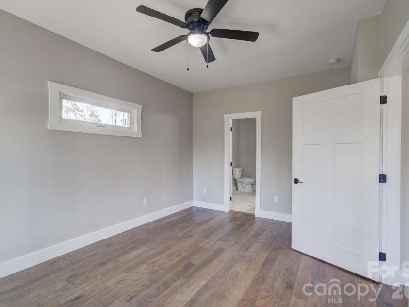 147 Northbend Drive, Asheville, NC 28804.  MLS# CAR4353715, YatesRealty ID 14968. 