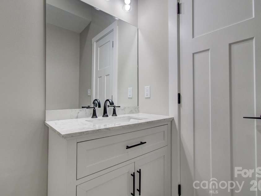 147 Northbend Drive, Asheville, NC 28804.  MLS# CAR4353715, YatesRealty ID 14968. 