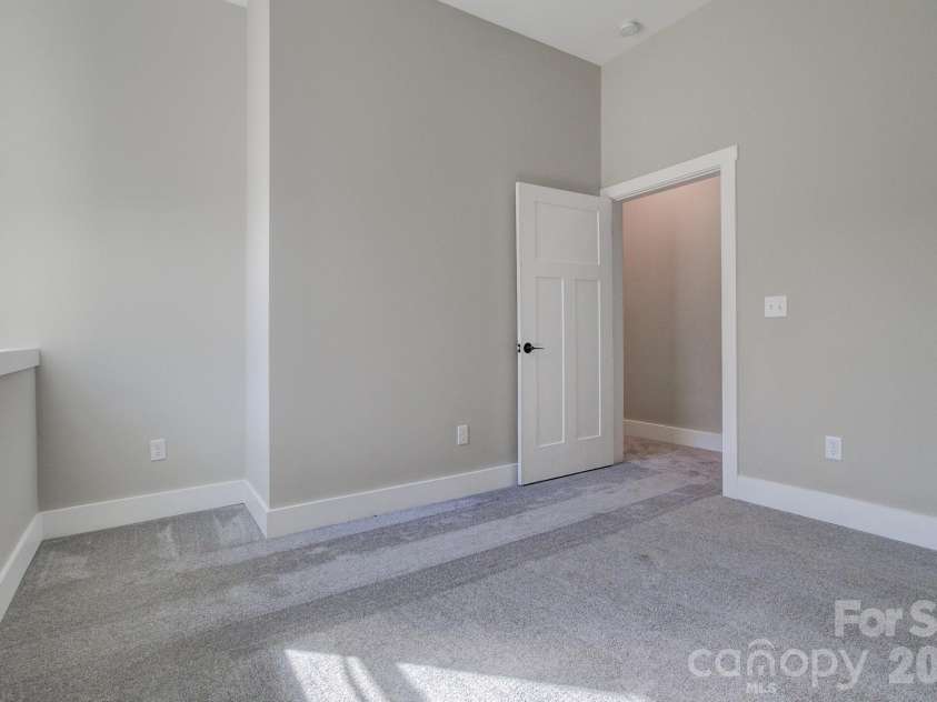 147 Northbend Drive, Asheville, NC 28804.  MLS# CAR4353715, YatesRealty ID 14968. 