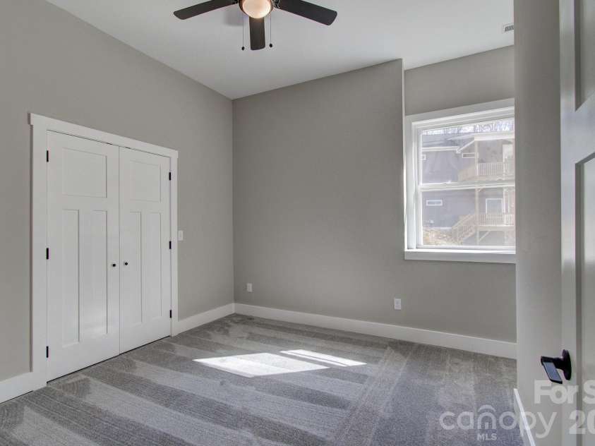 147 Northbend Drive, Asheville, NC 28804.  MLS# CAR4353715, YatesRealty ID 14968. 