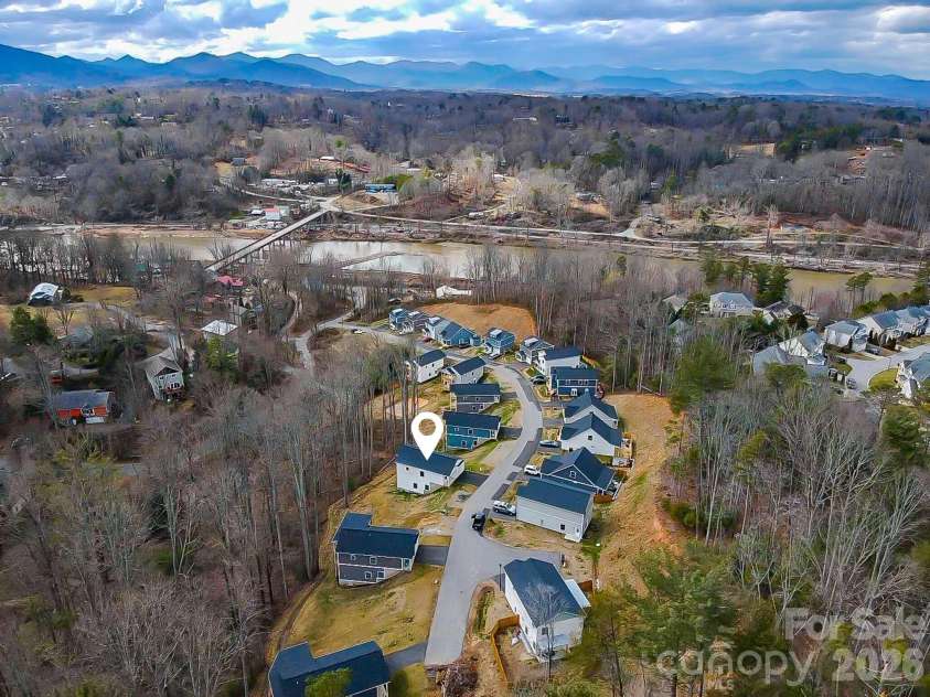 147 Northbend Drive, Asheville, NC 28804.  MLS# CAR4353715, YatesRealty ID 14968. 