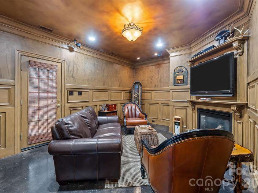 1009 Honors Court, Waxhaw, NC 28173.  MLS# CAR4349814, YatesRealty ID 14969. 