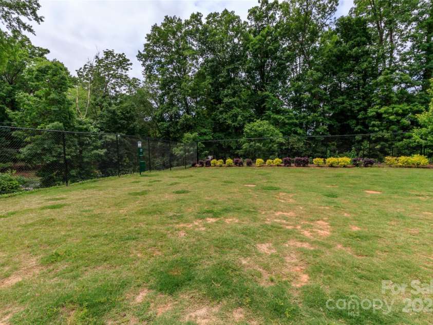 628 Uwharrie River Road, Charlotte, NC 28211.  MLS# CAR4263517, YatesRealty ID 14969. Dog Park