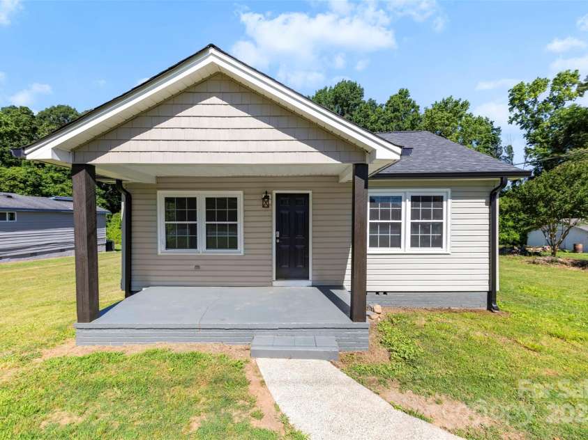 2009 Auten Road, Gastonia, NC 28054.  MLS# CAR4263538, YatesRealty ID 14970. 