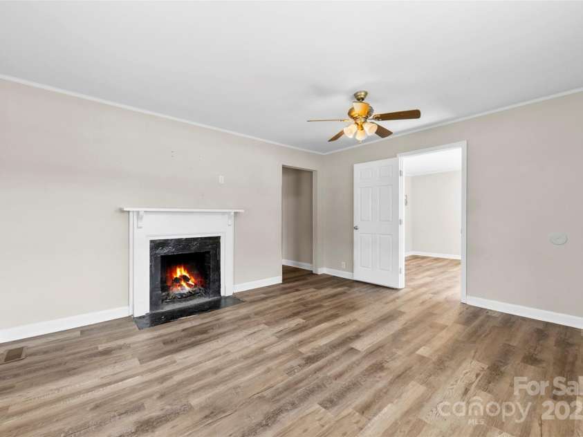 2009 Auten Road, Gastonia, NC 28054.  MLS# CAR4263538, YatesRealty ID 14970. 