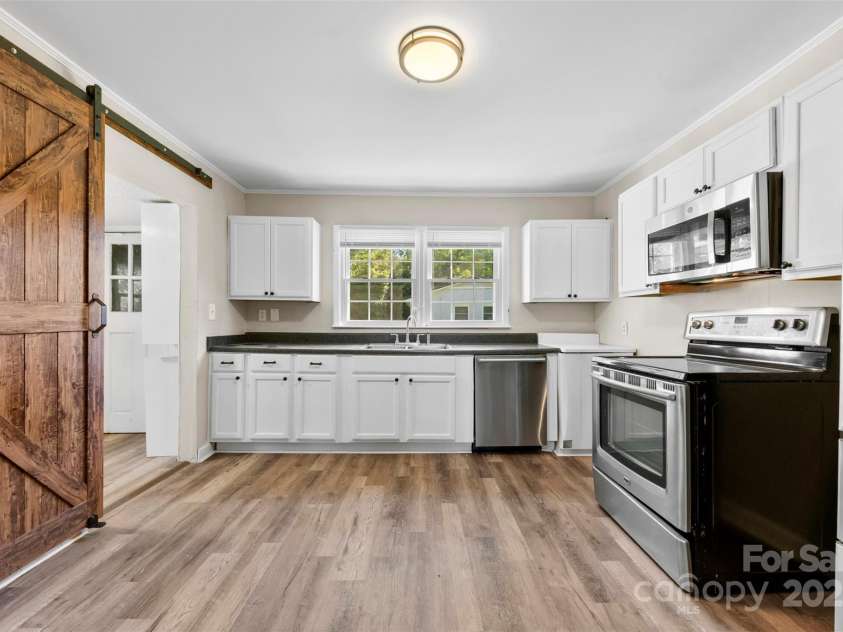 2009 Auten Road, Gastonia, NC 28054.  MLS# CAR4263538, YatesRealty ID 14970. 