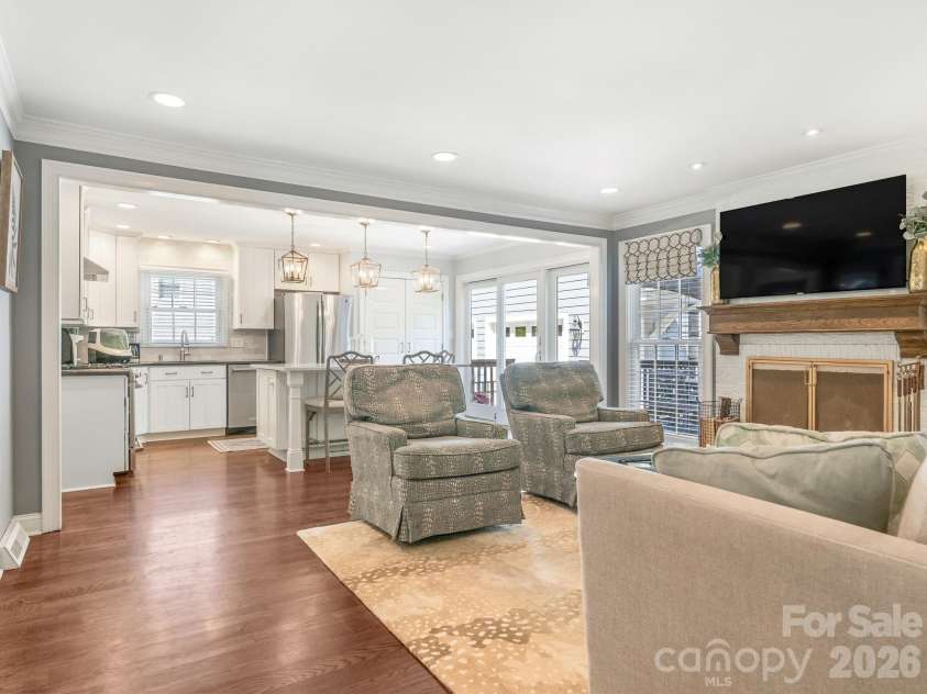 3524 Chevington Road, Charlotte, NC 28226.  MLS# CAR4371965, YatesRealty ID 14971. Den/Kitchen