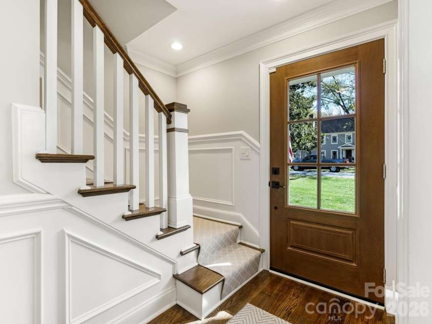 3524 Chevington Road, Charlotte, NC 28226.  MLS# CAR4371965, YatesRealty ID 14971. Foyer