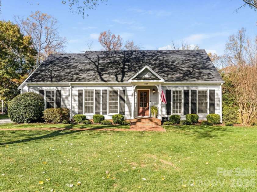3524 Chevington Road, Charlotte, NC 28226.  MLS# CAR4371965, YatesRealty ID 14971. Front Exterior 