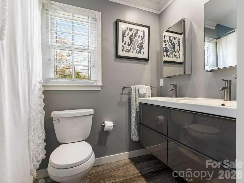 3524 Chevington Road, Charlotte, NC 28226.  MLS# CAR4371965, YatesRealty ID 14971. Full Bath 2