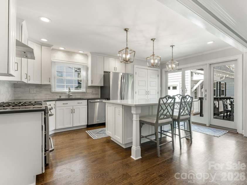 3524 Chevington Road, Charlotte, NC 28226.  MLS# CAR4371965, YatesRealty ID 14971. Kitchen
