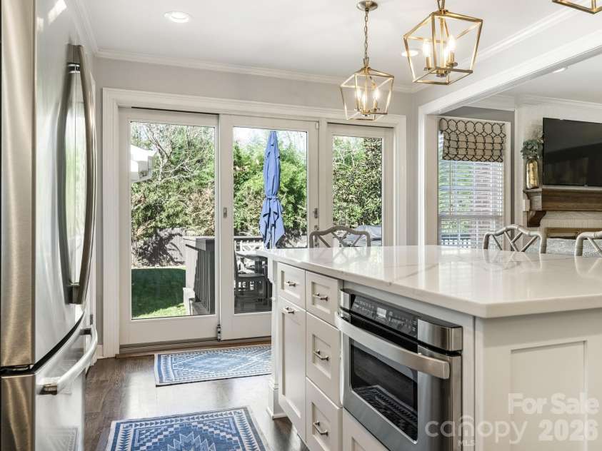 3524 Chevington Road, Charlotte, NC 28226.  MLS# CAR4371965, YatesRealty ID 14971. Kitchen