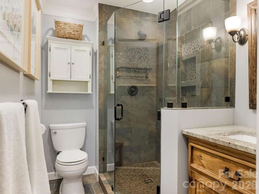 3524 Chevington Road, Charlotte, NC 28226.  MLS# CAR4371965, YatesRealty ID 14971. Primary Bath