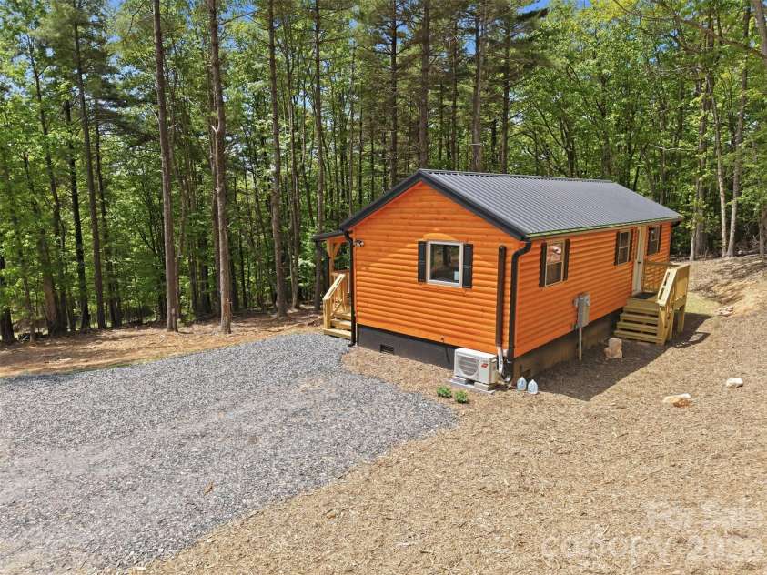 387 Tree Top Circle, Fleetwood, NC 28626.  MLS# CAR4370582, YatesRealty ID 14972. 
