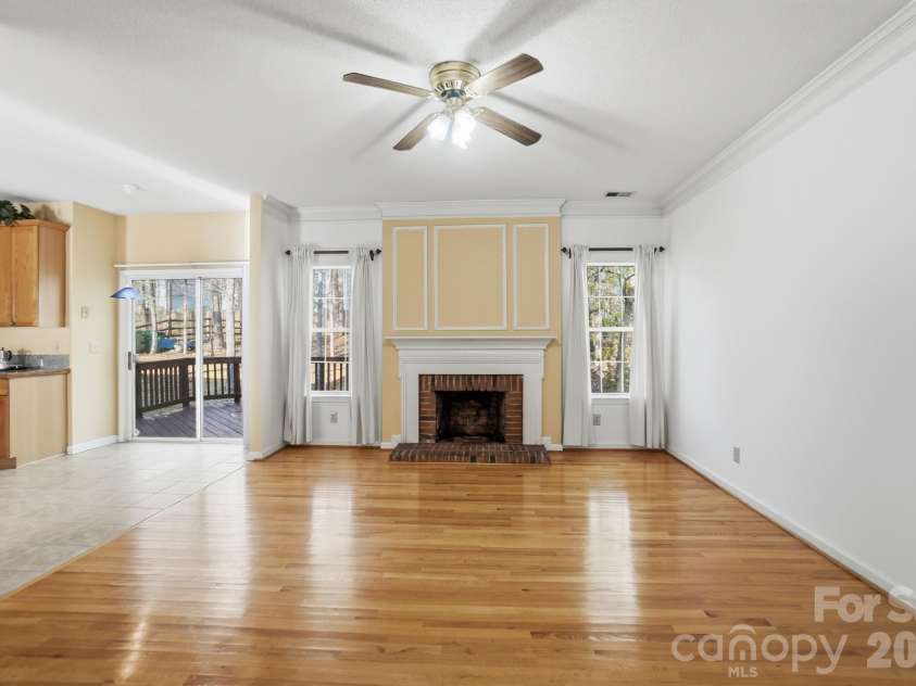 8721 Woodcock Lane, Charlotte, NC 28216.  MLS# CAR4363053, YatesRealty ID 14973. 