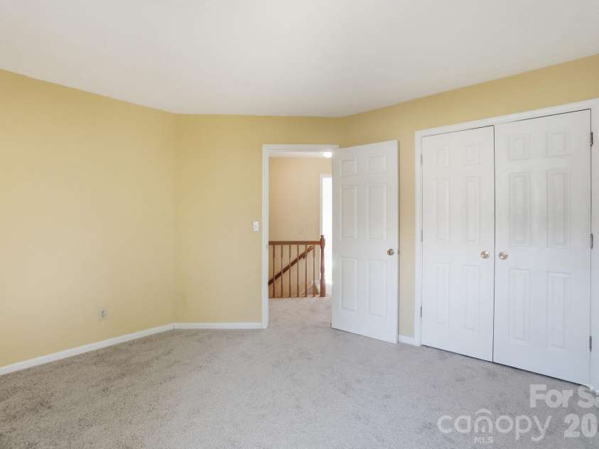8721 Woodcock Lane, Charlotte, NC 28216.  MLS# CAR4363053, YatesRealty ID 14973. 