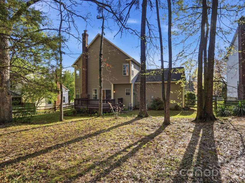 8721 Woodcock Lane, Charlotte, NC 28216.  MLS# CAR4363053, YatesRealty ID 14973. 