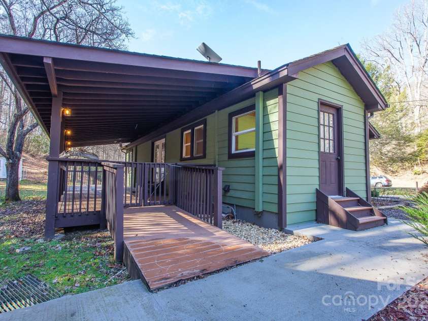 7150 Yellow Creek Road, Robbinsville, NC 28771.  MLS# CAR4263618, YatesRealty ID 14974. 