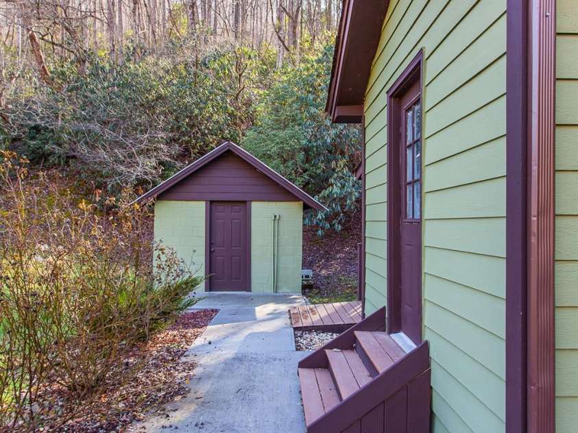 7150 Yellow Creek Road, Robbinsville, NC 28771.  MLS# CAR4263618, YatesRealty ID 14974. 