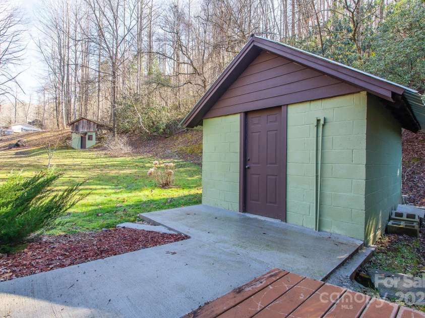 7150 Yellow Creek Road, Robbinsville, NC 28771.  MLS# CAR4263618, YatesRealty ID 14974. 