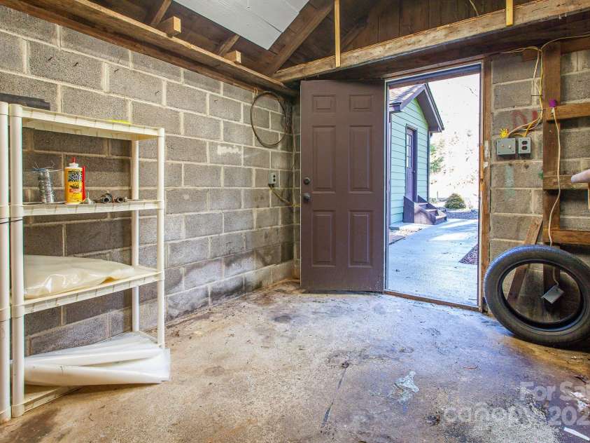 7150 Yellow Creek Road, Robbinsville, NC 28771.  MLS# CAR4263618, YatesRealty ID 14974. 