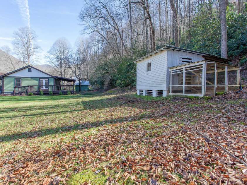 7150 Yellow Creek Road, Robbinsville, NC 28771.  MLS# CAR4263618, YatesRealty ID 14974. 