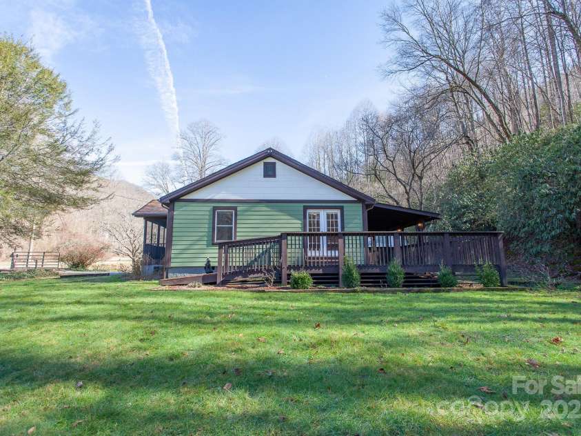 7150 Yellow Creek Road, Robbinsville, NC 28771.  MLS# CAR4263618, YatesRealty ID 14974. 