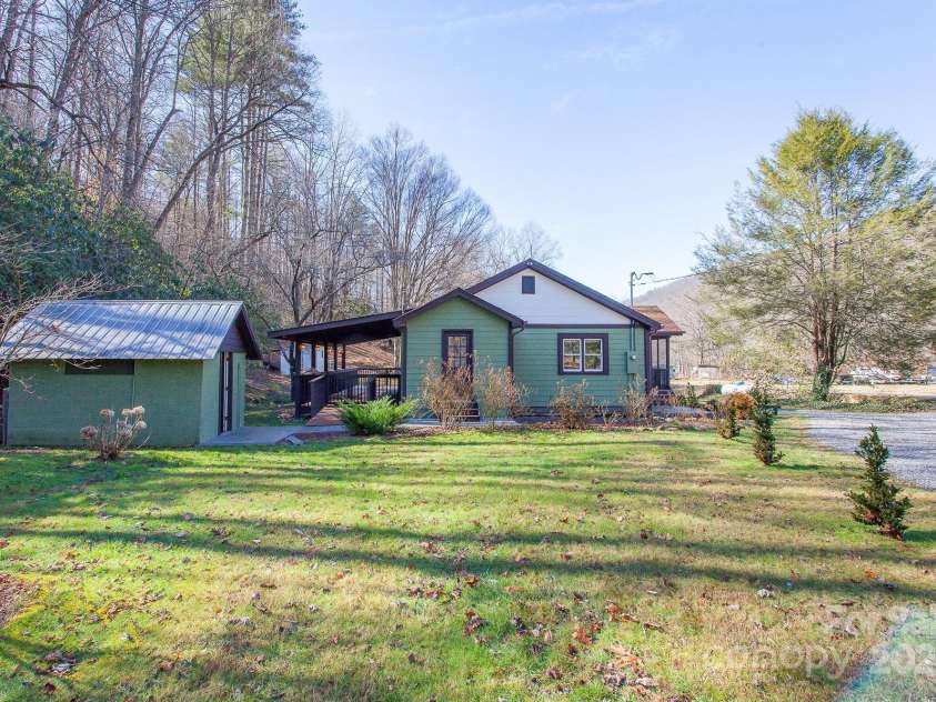 7150 Yellow Creek Road, Robbinsville, NC 28771.  MLS# CAR4263618, YatesRealty ID 14974. 