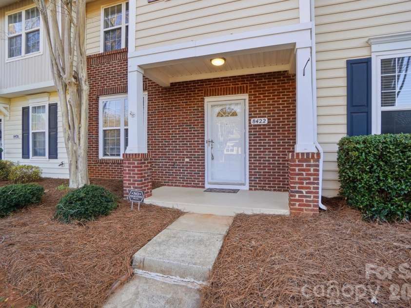 8422 Chaceview Court, Charlotte, NC 28269.  MLS# CAR4357577, YatesRealty ID 14974. 