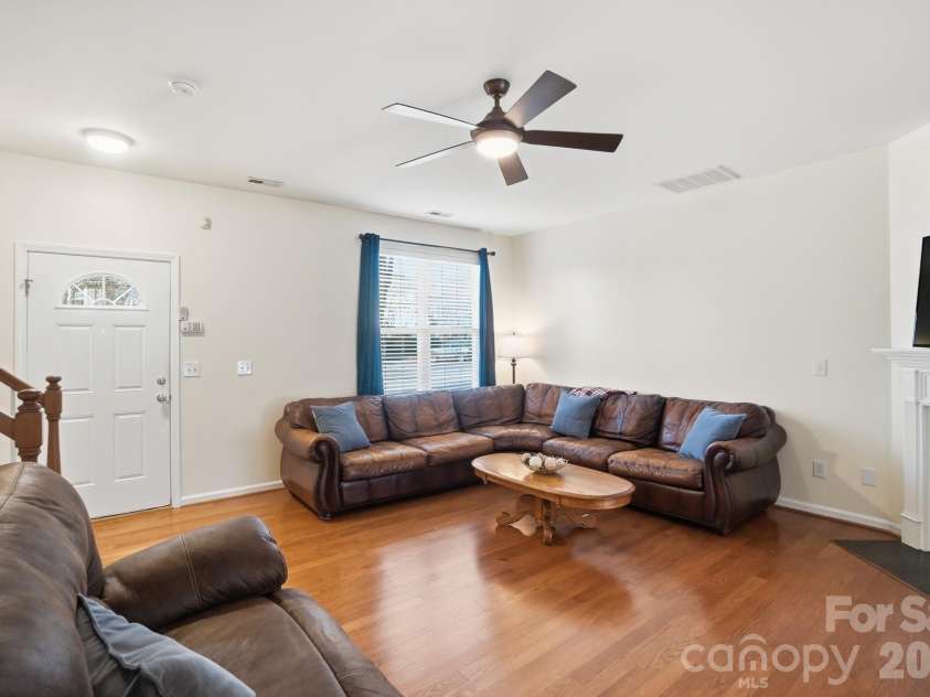 8422 Chaceview Court, Charlotte, NC 28269.  MLS# CAR4357577, YatesRealty ID 14974. 