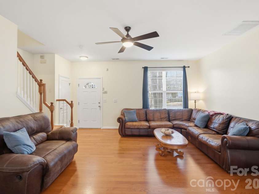 8422 Chaceview Court, Charlotte, NC 28269.  MLS# CAR4357577, YatesRealty ID 14974. 