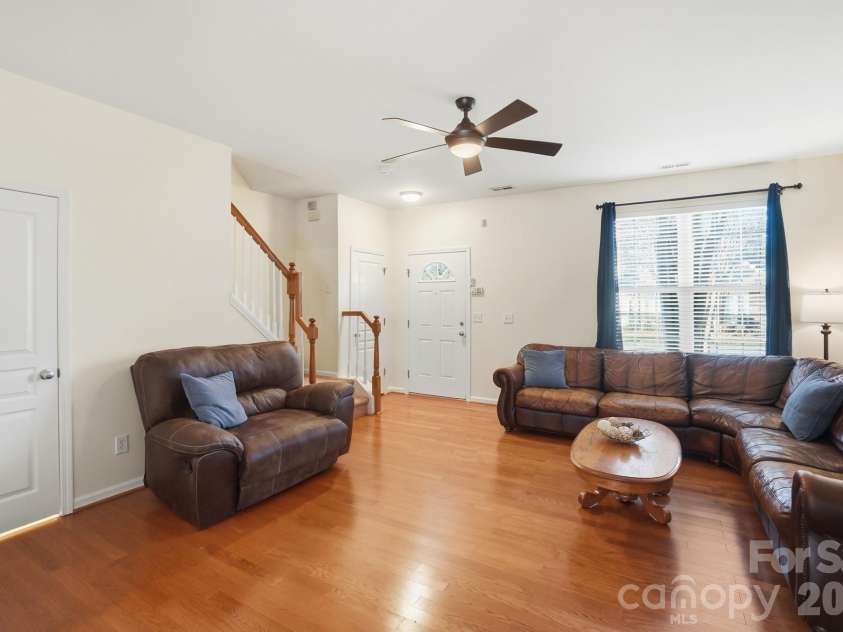 8422 Chaceview Court, Charlotte, NC 28269.  MLS# CAR4357577, YatesRealty ID 14974. 