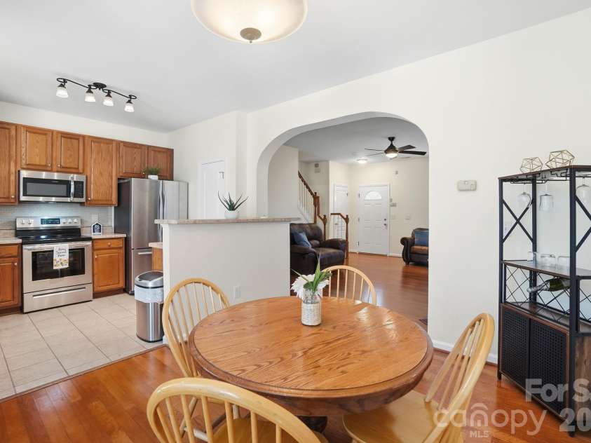 8422 Chaceview Court, Charlotte, NC 28269.  MLS# CAR4357577, YatesRealty ID 14974. 