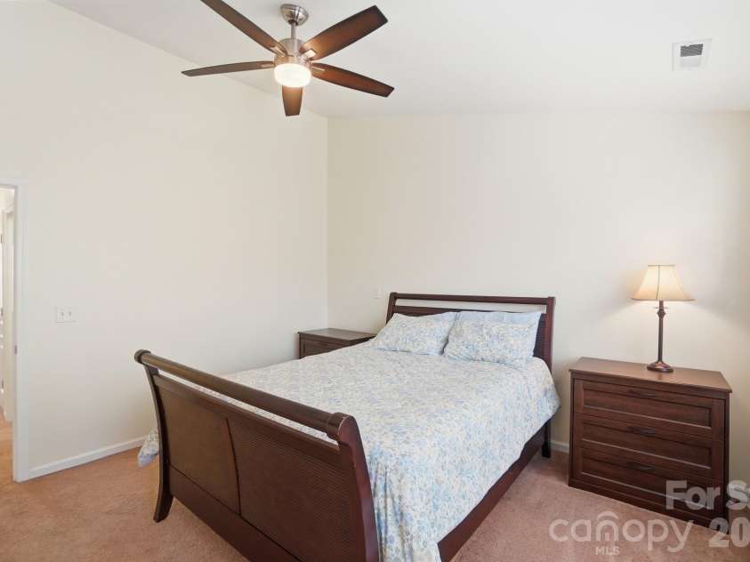 8422 Chaceview Court, Charlotte, NC 28269.  MLS# CAR4357577, YatesRealty ID 14974. 