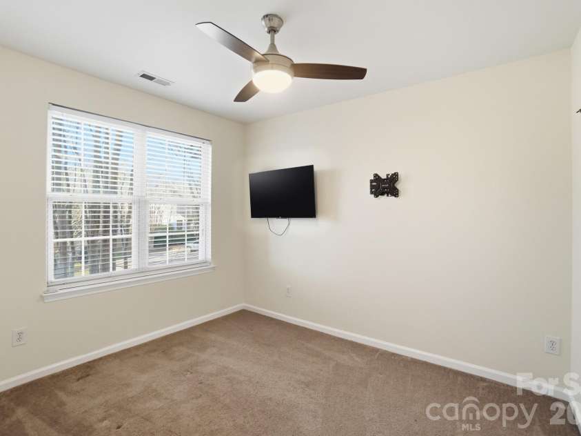 8422 Chaceview Court, Charlotte, NC 28269.  MLS# CAR4357577, YatesRealty ID 14974. 