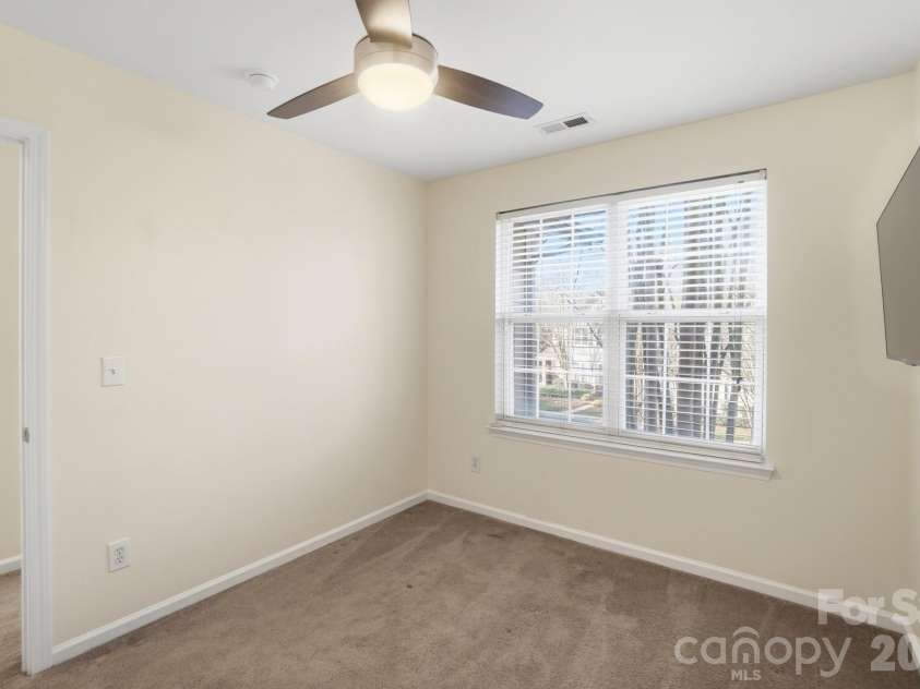 8422 Chaceview Court, Charlotte, NC 28269.  MLS# CAR4357577, YatesRealty ID 14974. 