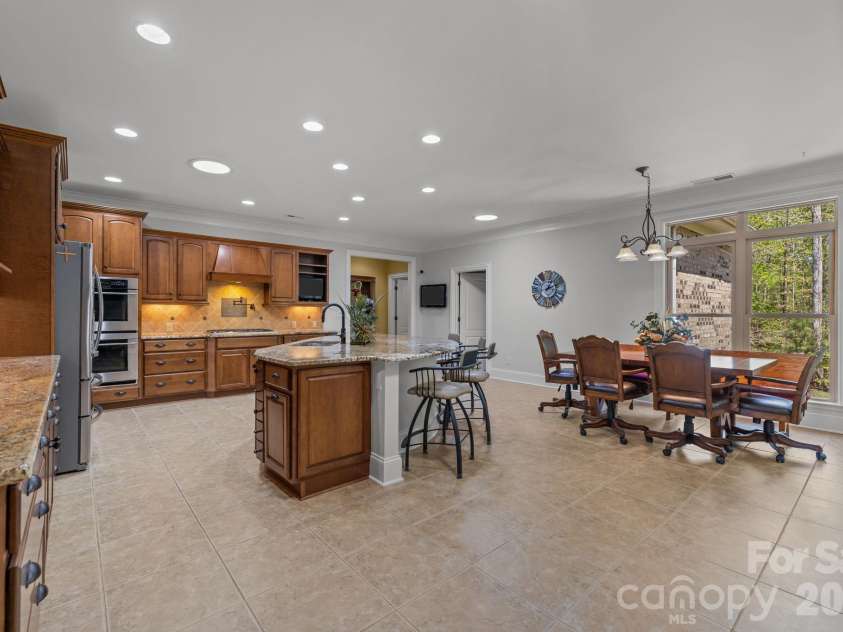 13249 Belle Grove Manor Lane, Matthews, NC 28105.  MLS# CAR4362893, YatesRealty ID 14975. 