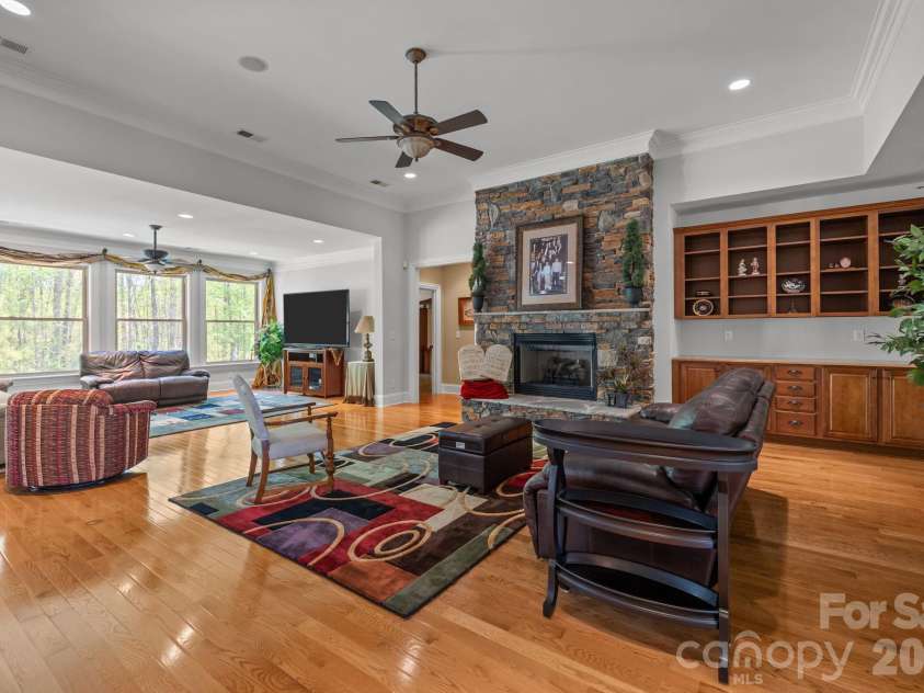 13249 Belle Grove Manor Lane, Matthews, NC 28105.  MLS# CAR4362893, YatesRealty ID 14975. 