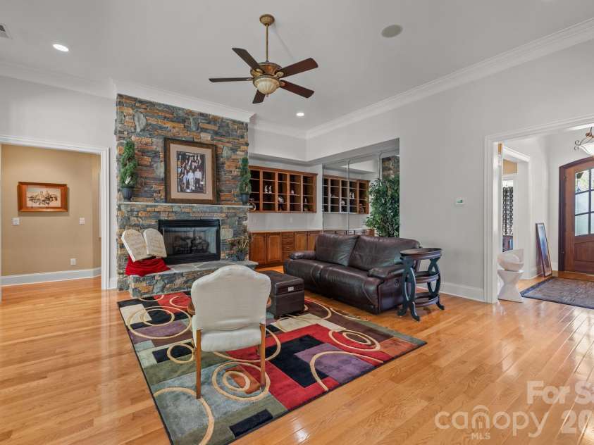 13249 Belle Grove Manor Lane, Matthews, NC 28105.  MLS# CAR4362893, YatesRealty ID 14975. 