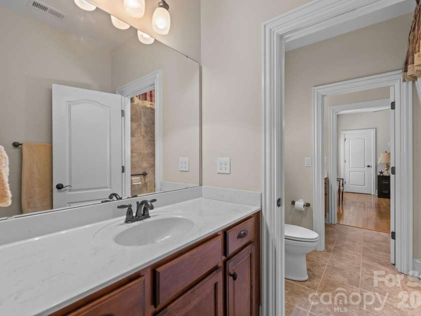 13249 Belle Grove Manor Lane, Matthews, NC 28105.  MLS# CAR4362893, YatesRealty ID 14975. 